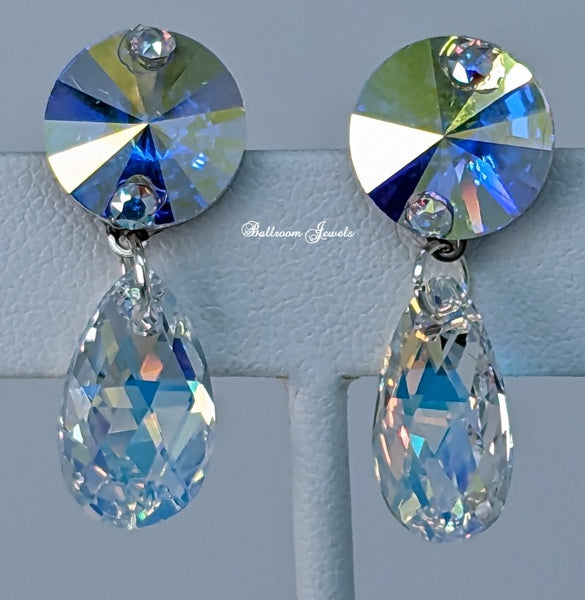 Rivoli shaped crystal and small pear drop dangle earrings